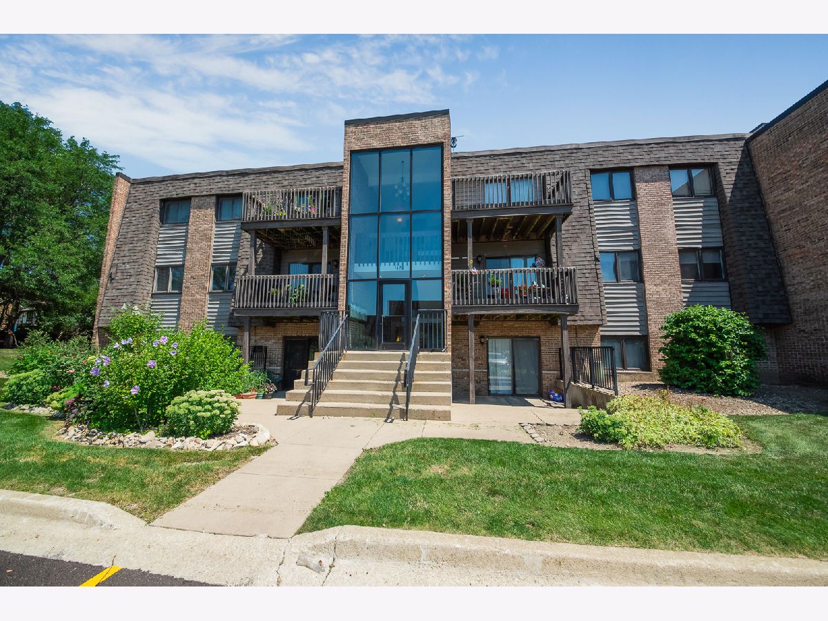 Condominiums Rented Drake Terrace Wheaton Illinois, 1420 Stonebridge