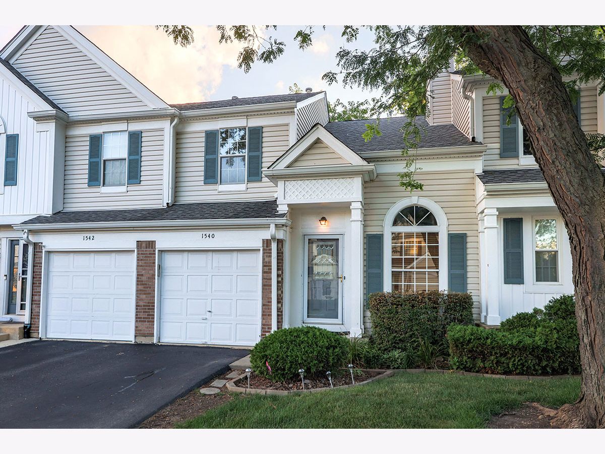 Townhomes Sold Orchard Gate Westmont Illinois, 1540 Apple Grove