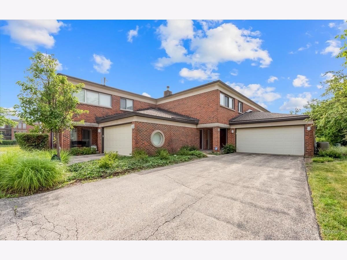 Condos & Townhomes & Homes Rented Coromandel Deerfield Illinois, 524 Milford