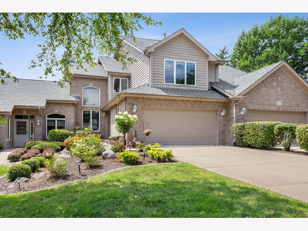 Condos & Townhomes & Homes Sold Evergreen Orland Park Illinois, 14306 Blue Spruce