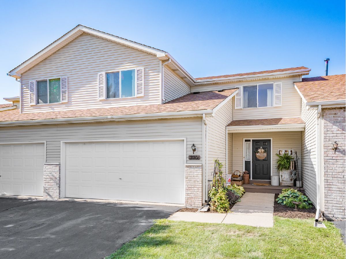 Townhomes & Homes Sold Illowa Farms Somonauk Illinois, 220 Morrow