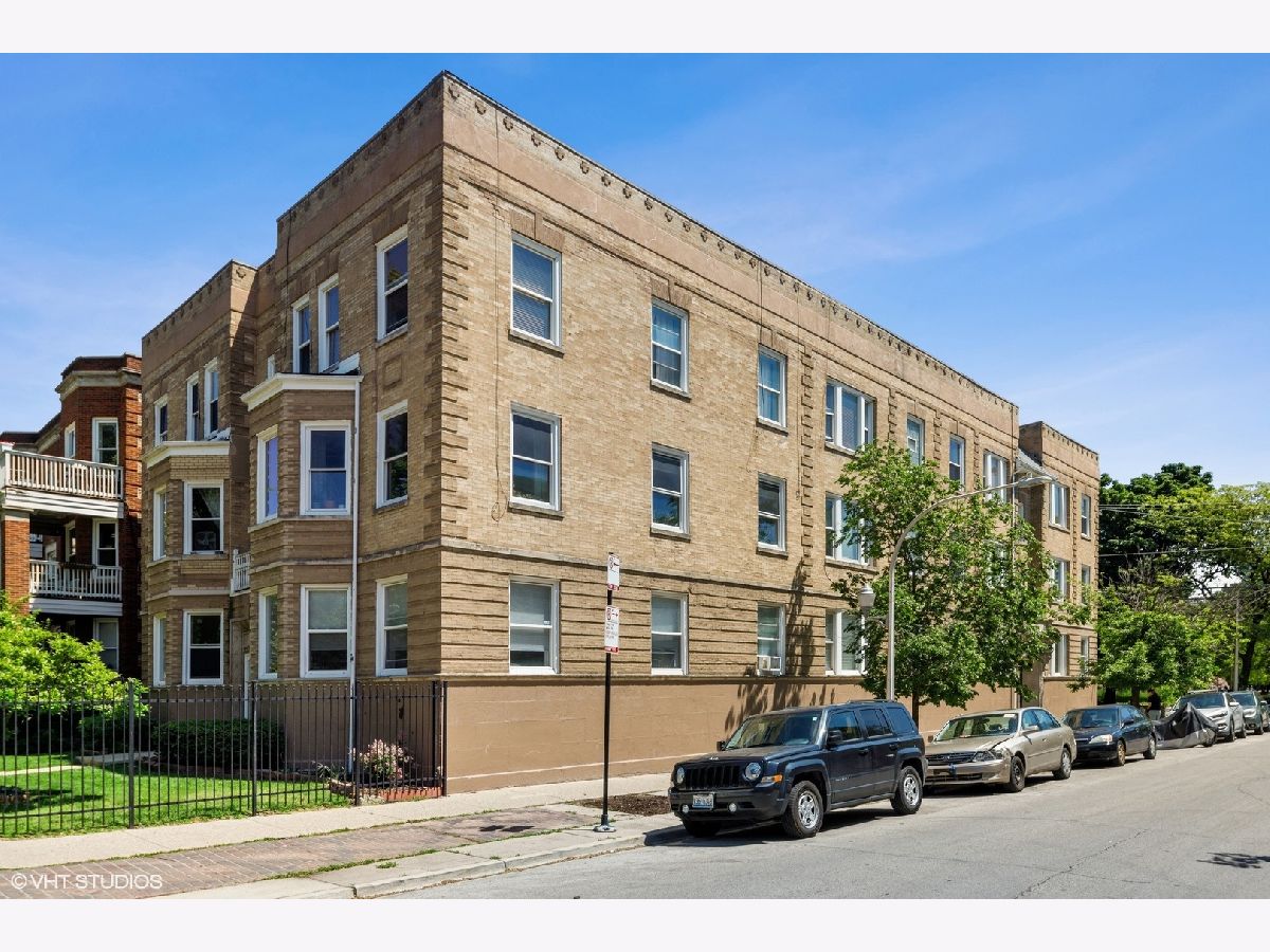 Condos & Townhomes & Homes Rented Sheridan Park Chicago Illinois, 1226 Sunnyside