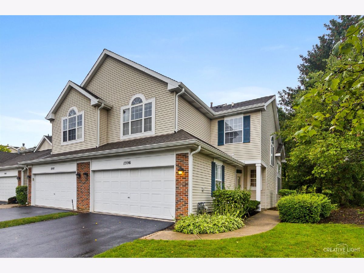 Townhomes & Condos Sold Blackberry Creek Hoffman Estates Illinois, 1996 Blackberry