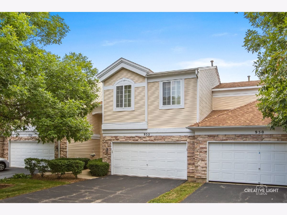 Townhomes & Condos Sold Sierra Ridge Elgin Illinois, 952 Mesa