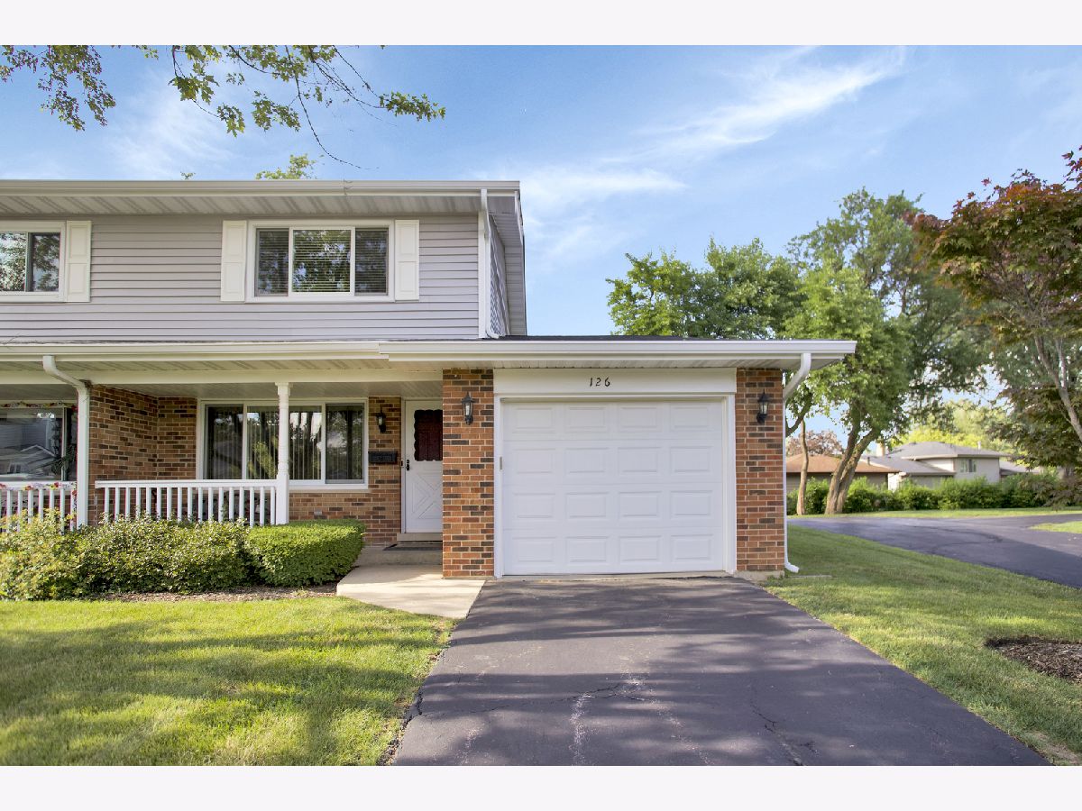 Townhomes Sold Carlisle Cove Schaumburg Illinois, 126 Queens