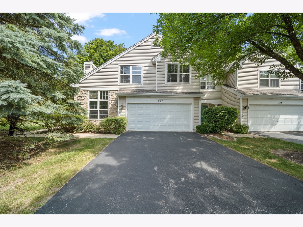 Townhomes Sold Library Hill Wauconda Illinois, 152 Parkview