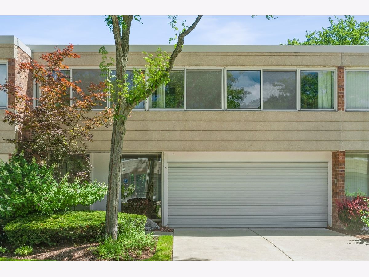 Townhomes & Condos Sold Courts Of Northbrook Northbrook Illinois, 53 Avon