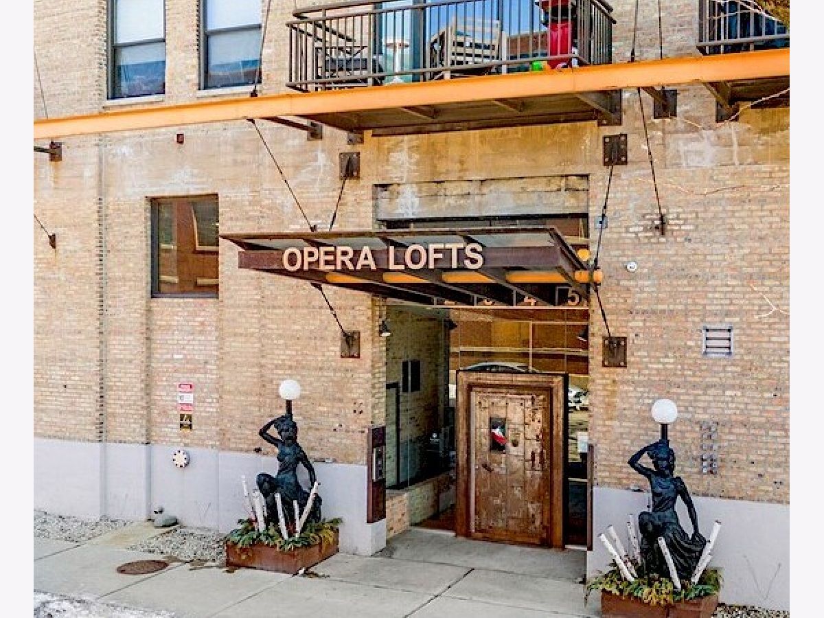 Condominiums Rented Opera Lofts Chicago Illinois, 2545 Dearborn