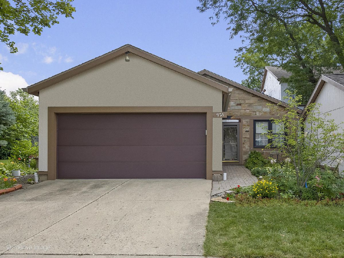 Townhomes & Homes Sold Wheaton Oaks Wheaton Illinois, 925 Wheaton Oaks