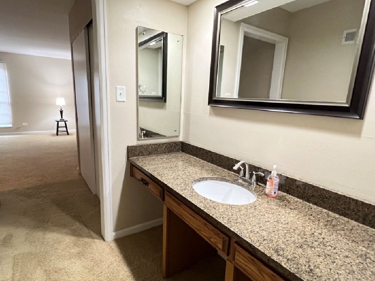 136 Carriage Way Drive, Burr Ridge, Illinois 60527 MLS 11485582