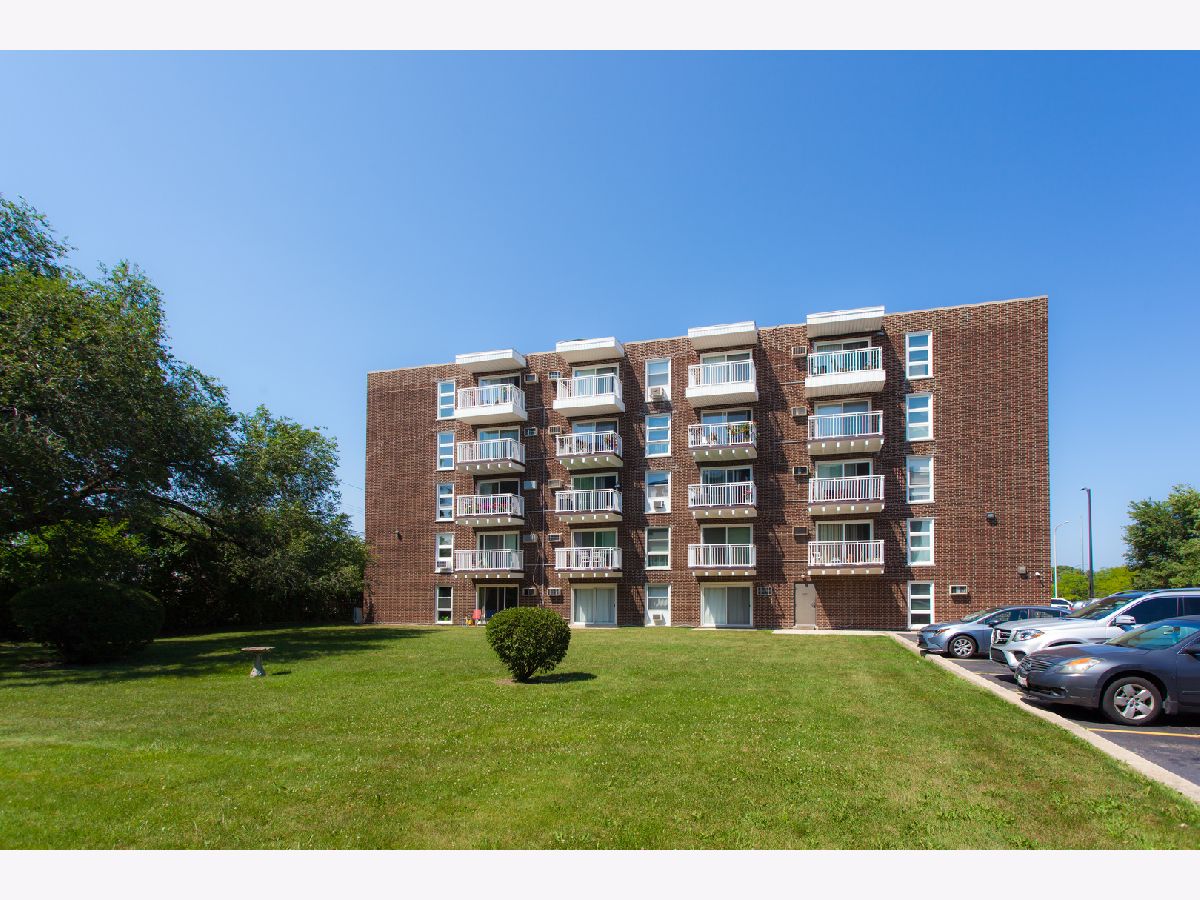 Condominiums Sold Northwest Terrace Chicago Illinois, 7225 Higgins