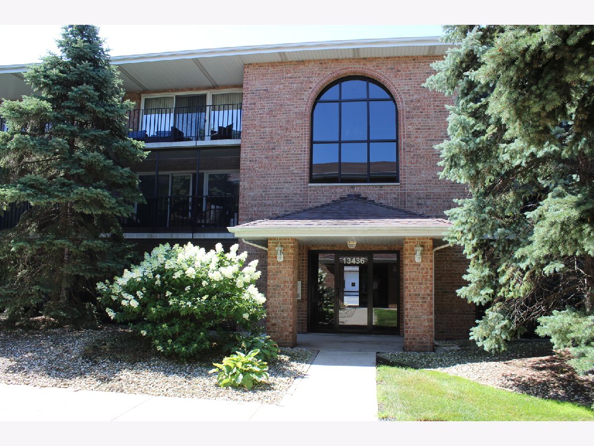 Condominiums Sold Circle Crest East Crestwood Illinois, 13436 Circle