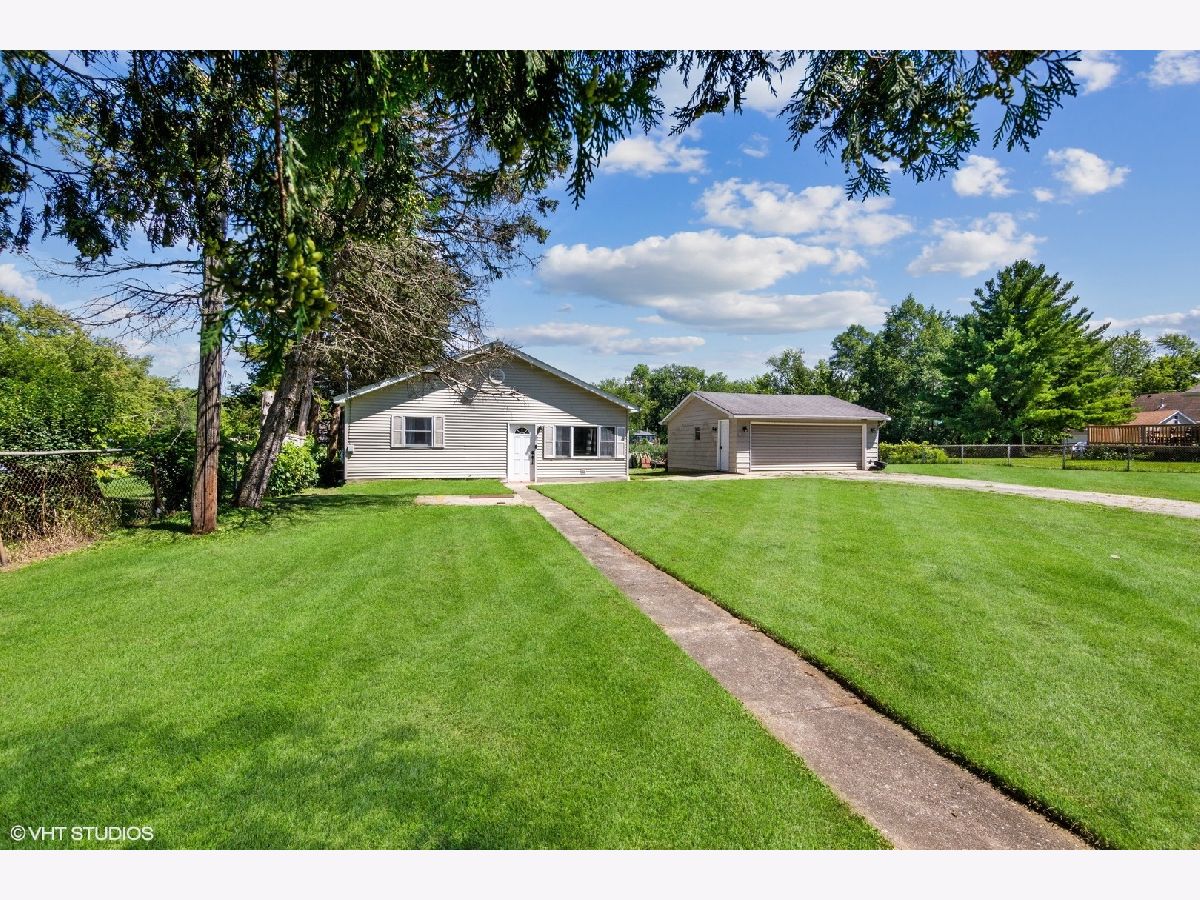 Homes Sold J L Shaws Spring Grove Illinois, 38371 9th