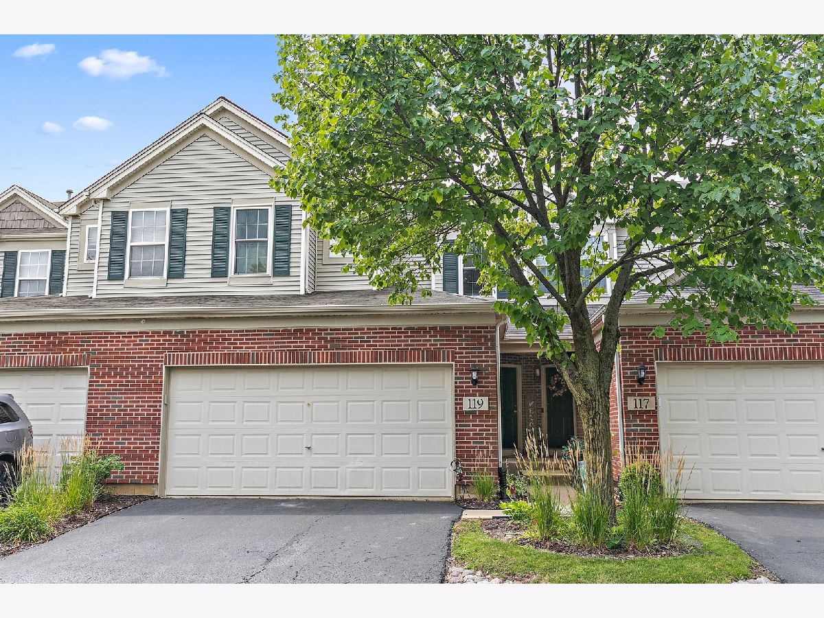 Townhomes Sold Neutrenton Place Elgin Illinois, 119 Neutrenton