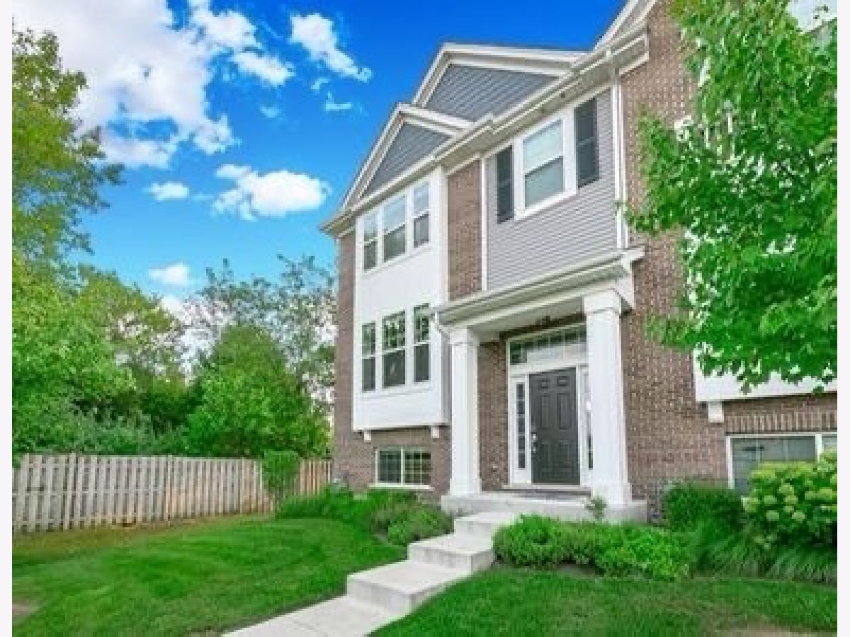 Townhomes Sold Bauer Place Naperville Illinois, 1124 Bauer
