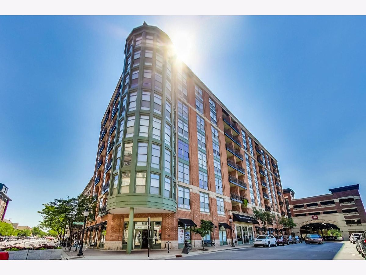 Condominiums Sold Metropolis Arlington Heights Illinois, 1 Highland