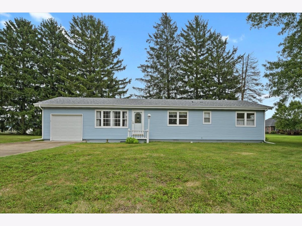  Sold Catlin Illinois, 121 Mapleleaf