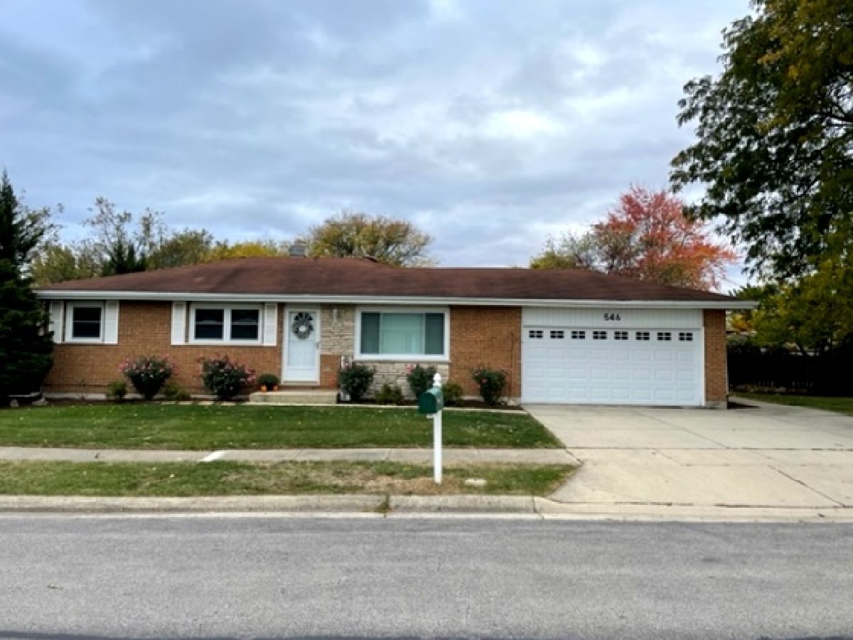 Homes & Condominiums Rented Western Trails Carol Stream Illinois, 546 Fawn