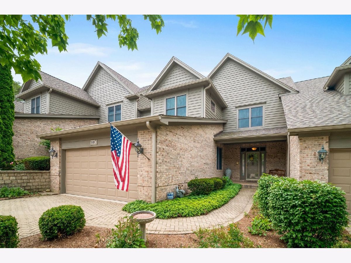 Townhomes Sold Oak Crest St Charles Illinois, 1007 Crestwood