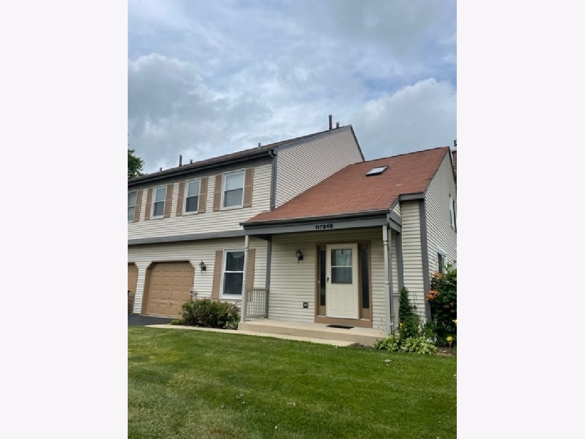 Townhomes & Condos & Homes Sold Woodcreek Huntley Illinois, 11724 Pine