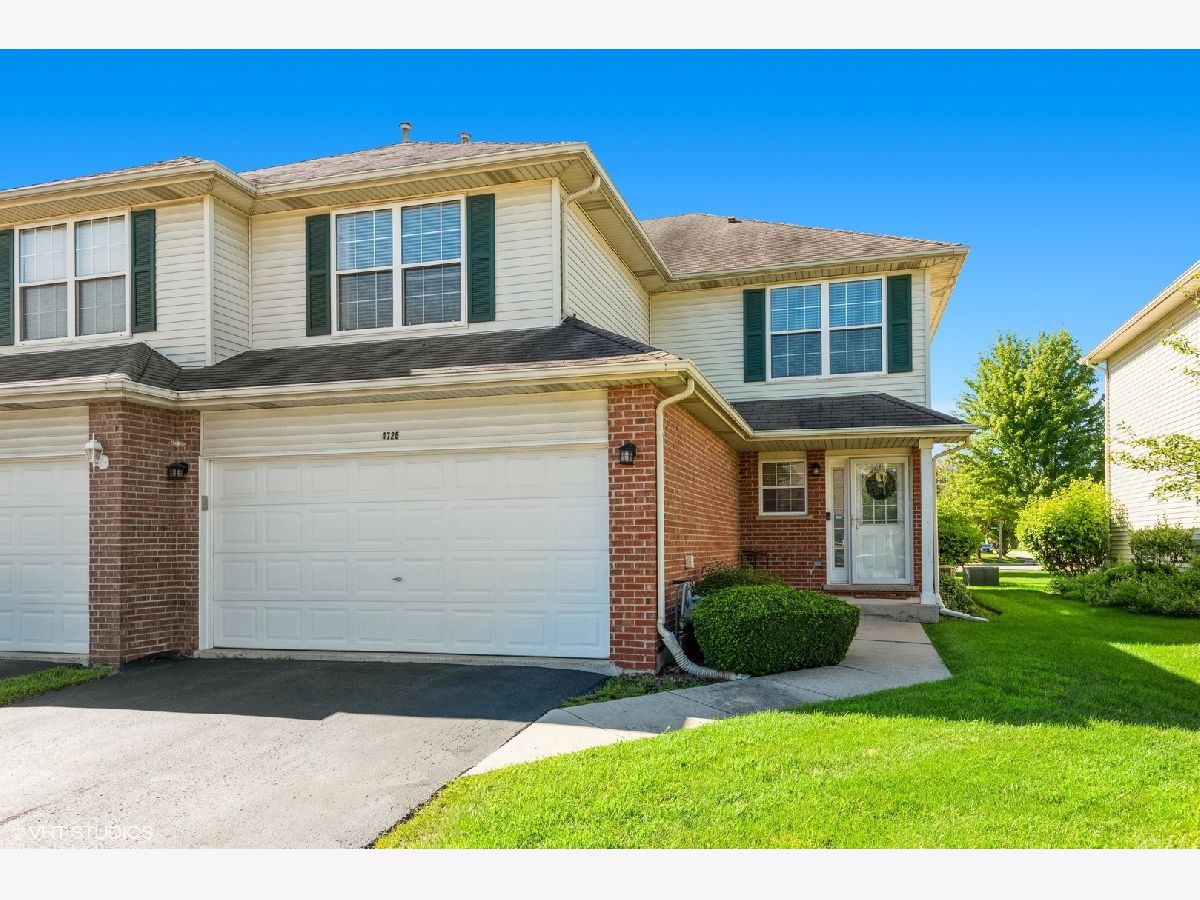 Townhomes & Homes Sold Waterford Pointe Joliet Illinois, 4726 Baccarrat