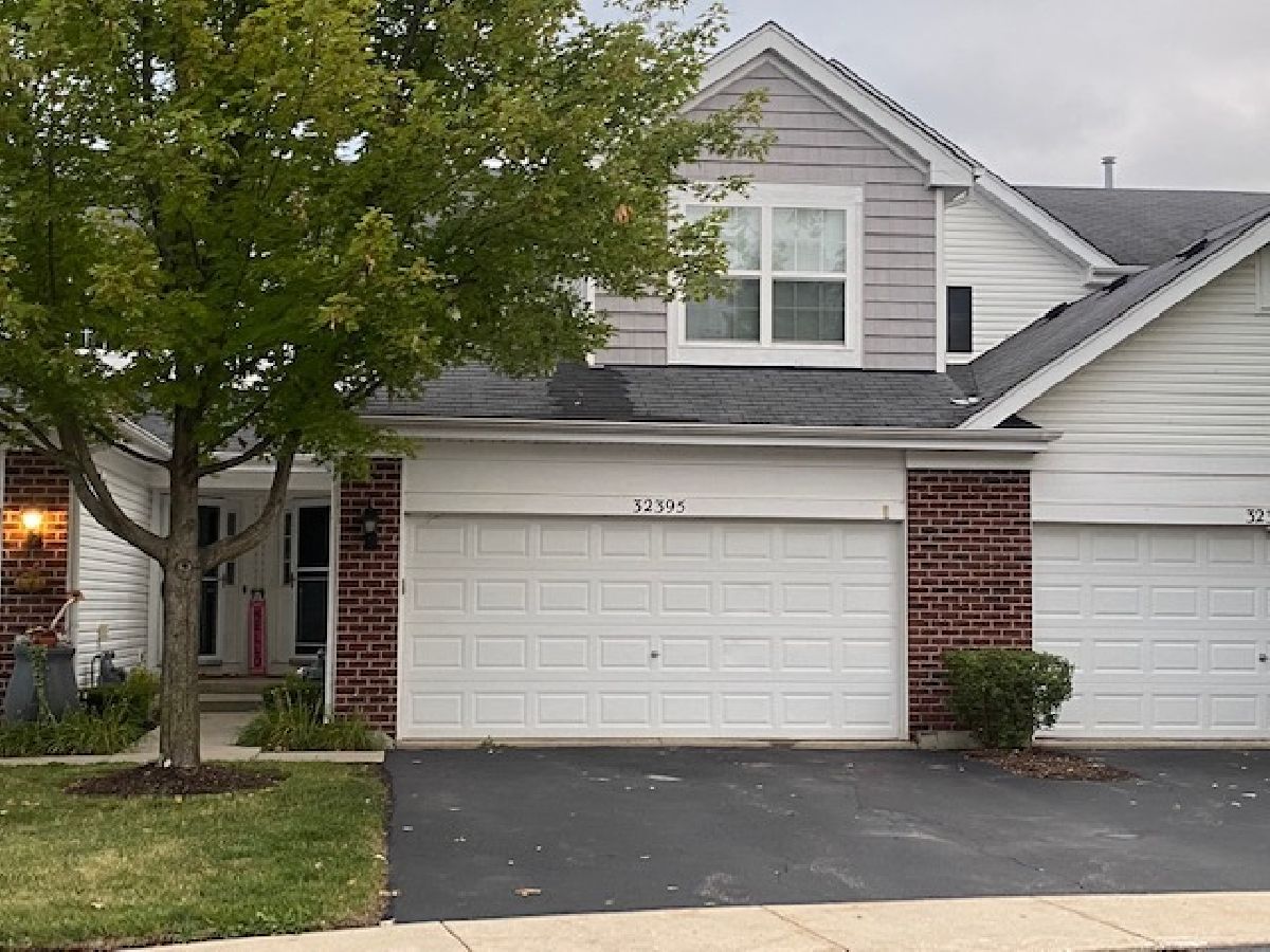 Townhomes & Homes Rented Rockwell Place Lakemoor Illinois, 32395 Mackinac