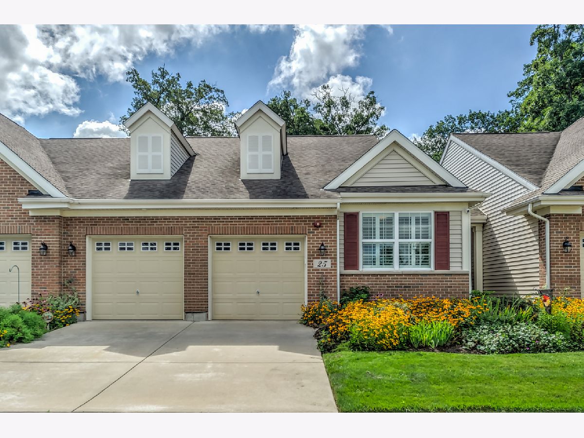Townhomes Sold Sutton Ridge Streamwood Illinois, 25 Tall Grass