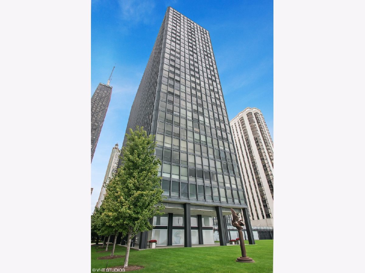 Condominiums Rented Mies Van Der Rohe Chicago Illinois, 900 Lake Shore
