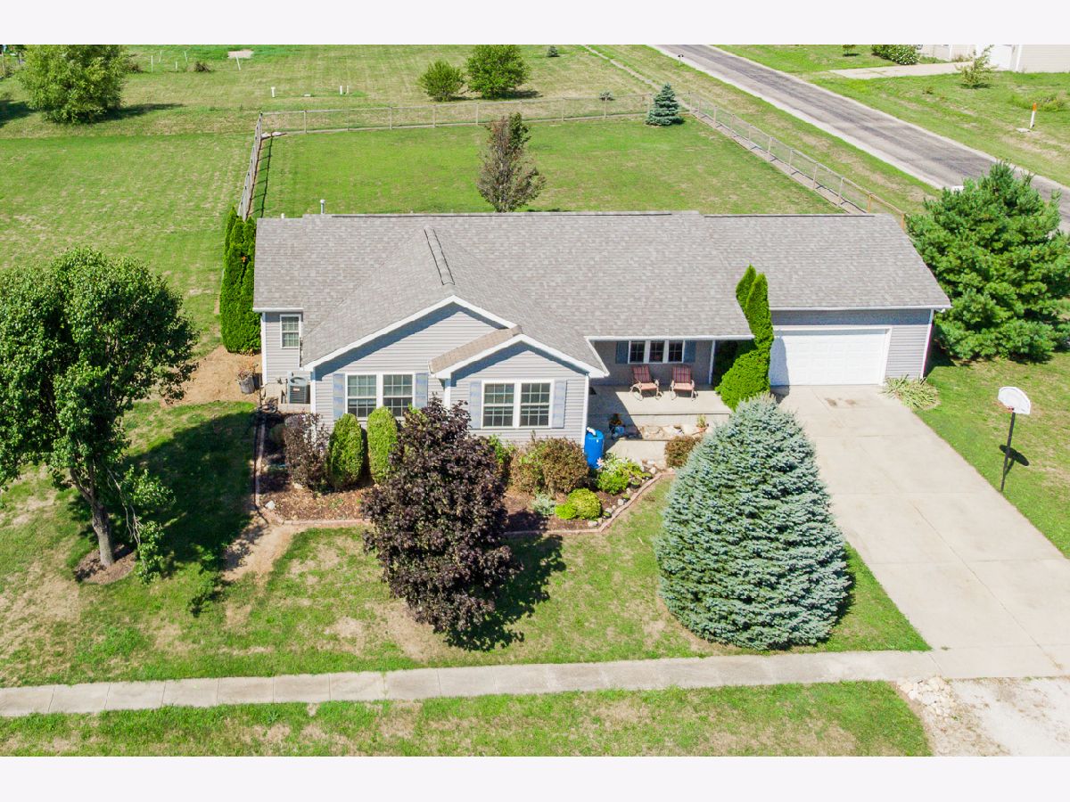 Homes Sold Stoneman Garden Carlock Illinois, 104 Woosley