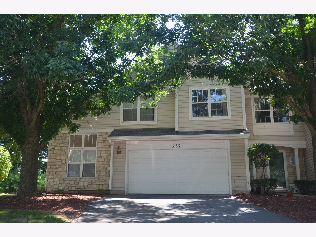 Townhomes Rented Rainier Woods Fox Lake Illinois, 257 Rainier