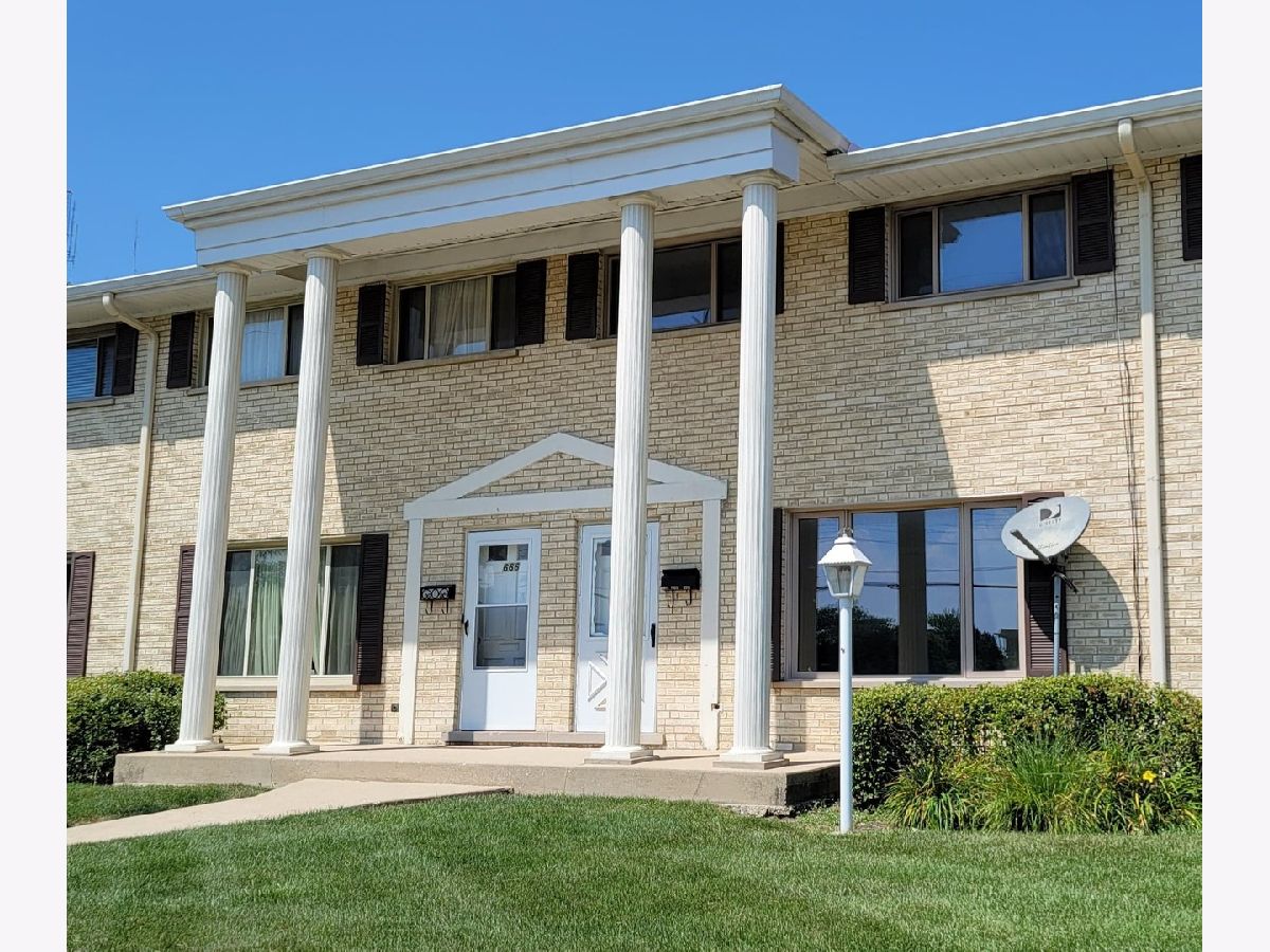 Townhomes & Homes Sold Stanton Arms Arlington Heights Illinois, 664 Central