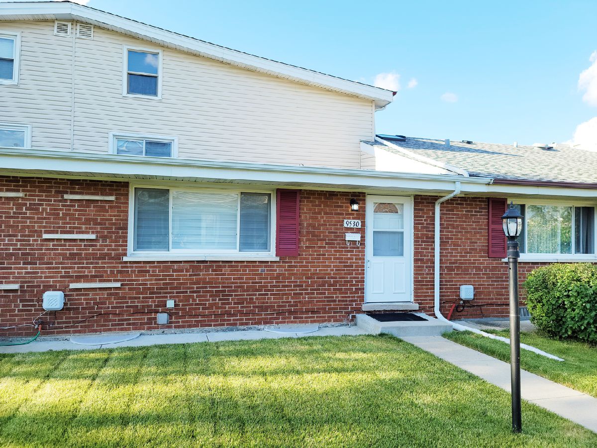 Townhomes & Condos & Homes Sold Golf Mill Des Plaines Illinois, 9530 Park