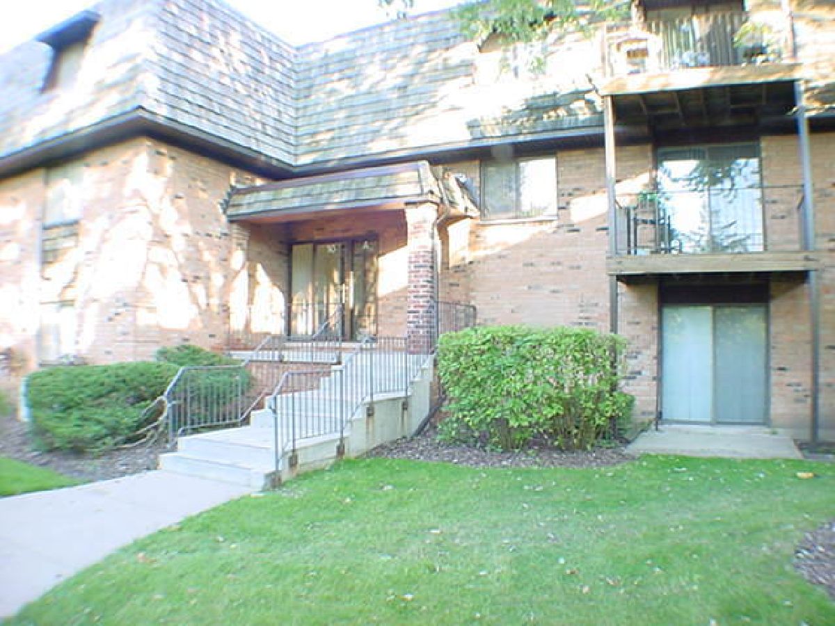 Condominiums Rented Arbors Buffalo Grove Illinois, 10 Oak Creek