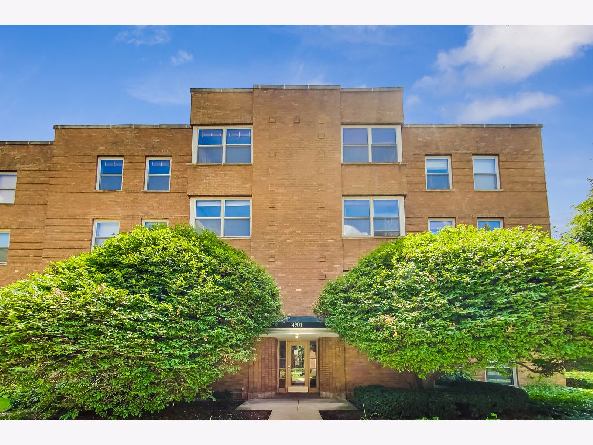 Condominiums Sold Wolcott Village Chicago Illinois, 4901 Wolcott