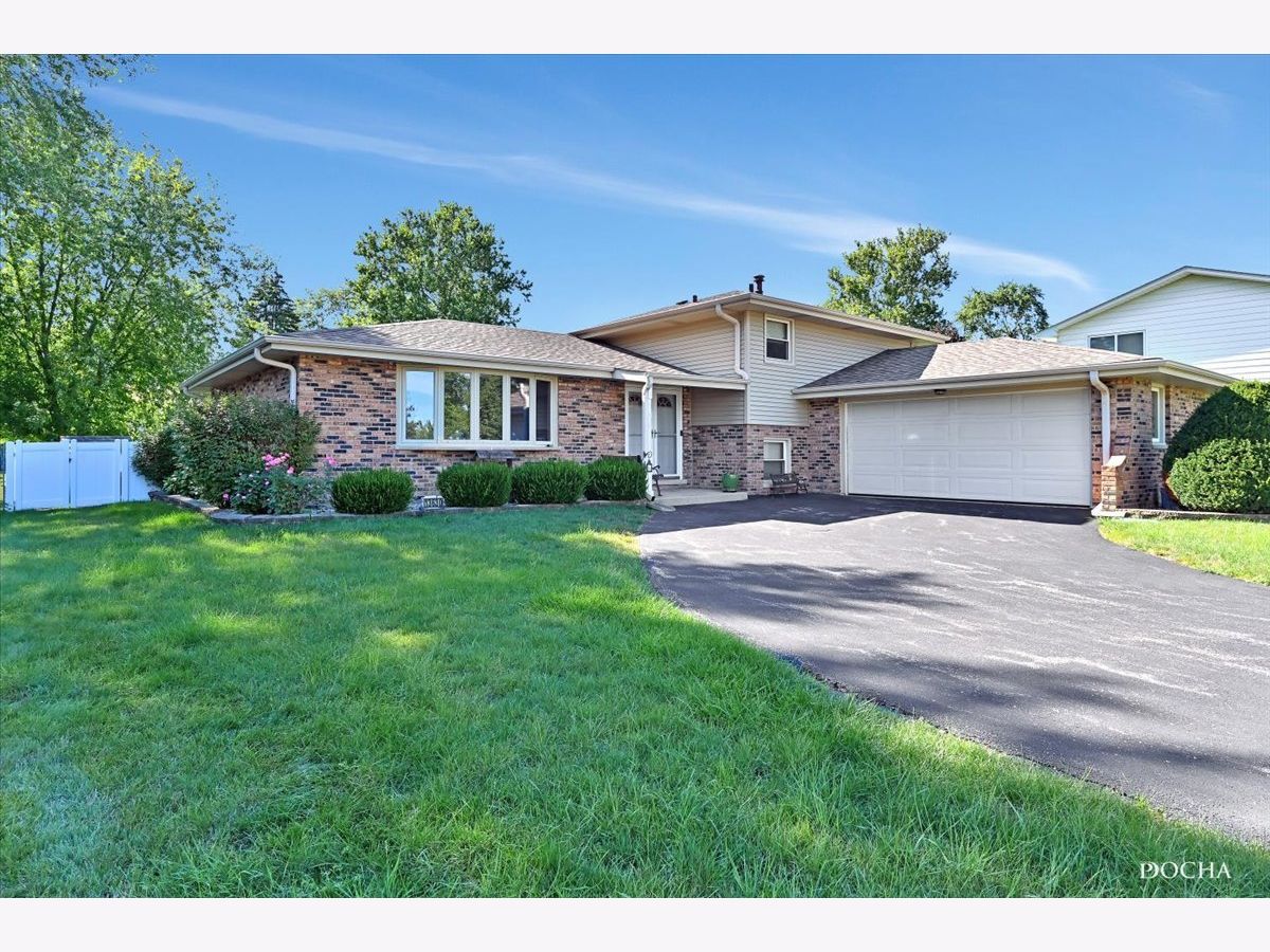 Homes Sold Villa West Orland Park Illinois, 13630 Cherry