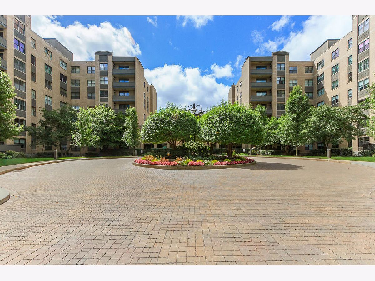 Condominiums Sold Barclay Place Lincolnwood Illinois, 4545 Touhy