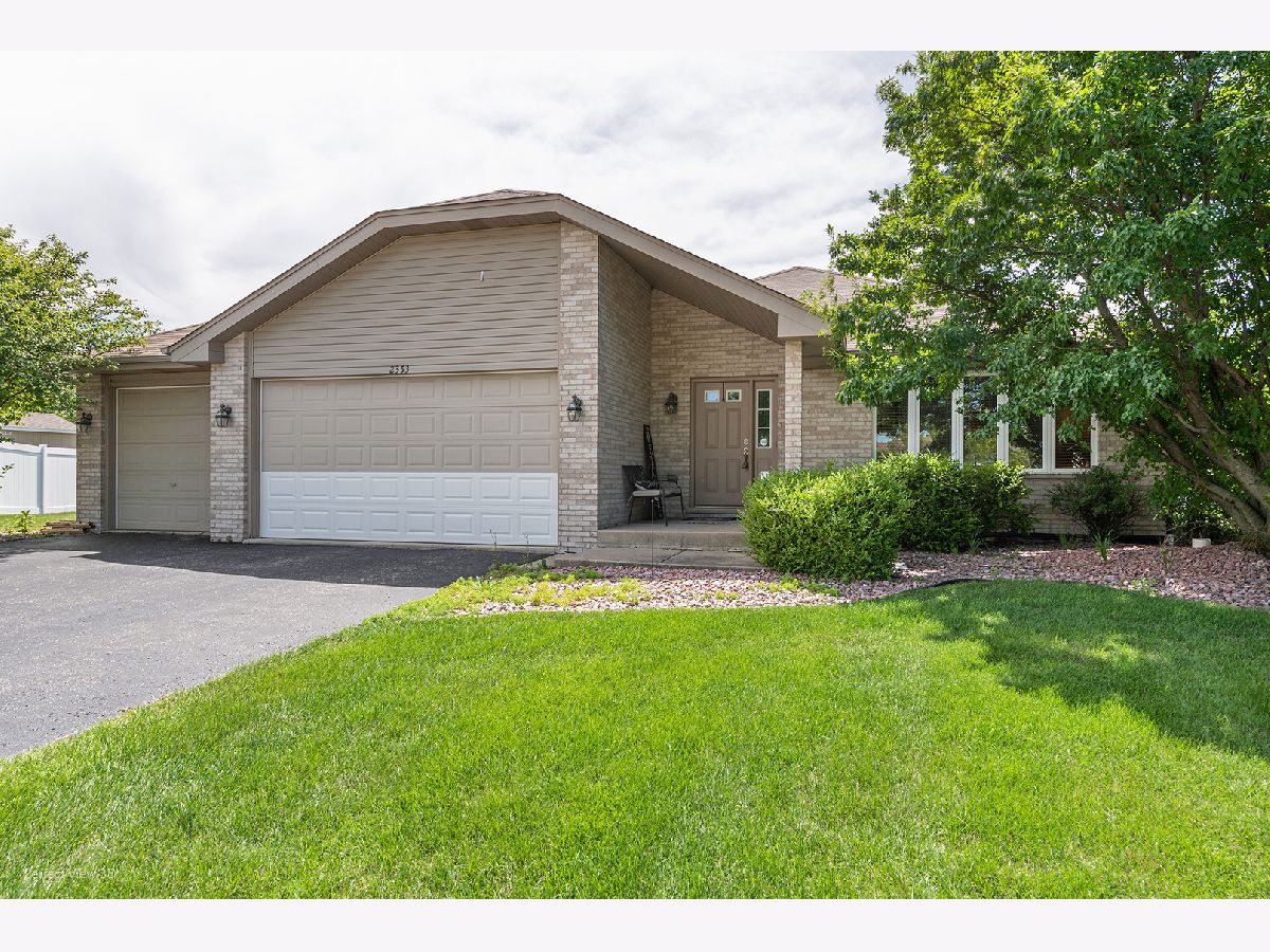 Homes Sold Laraway Ridge New Lenox Illinois, 2353 Dove