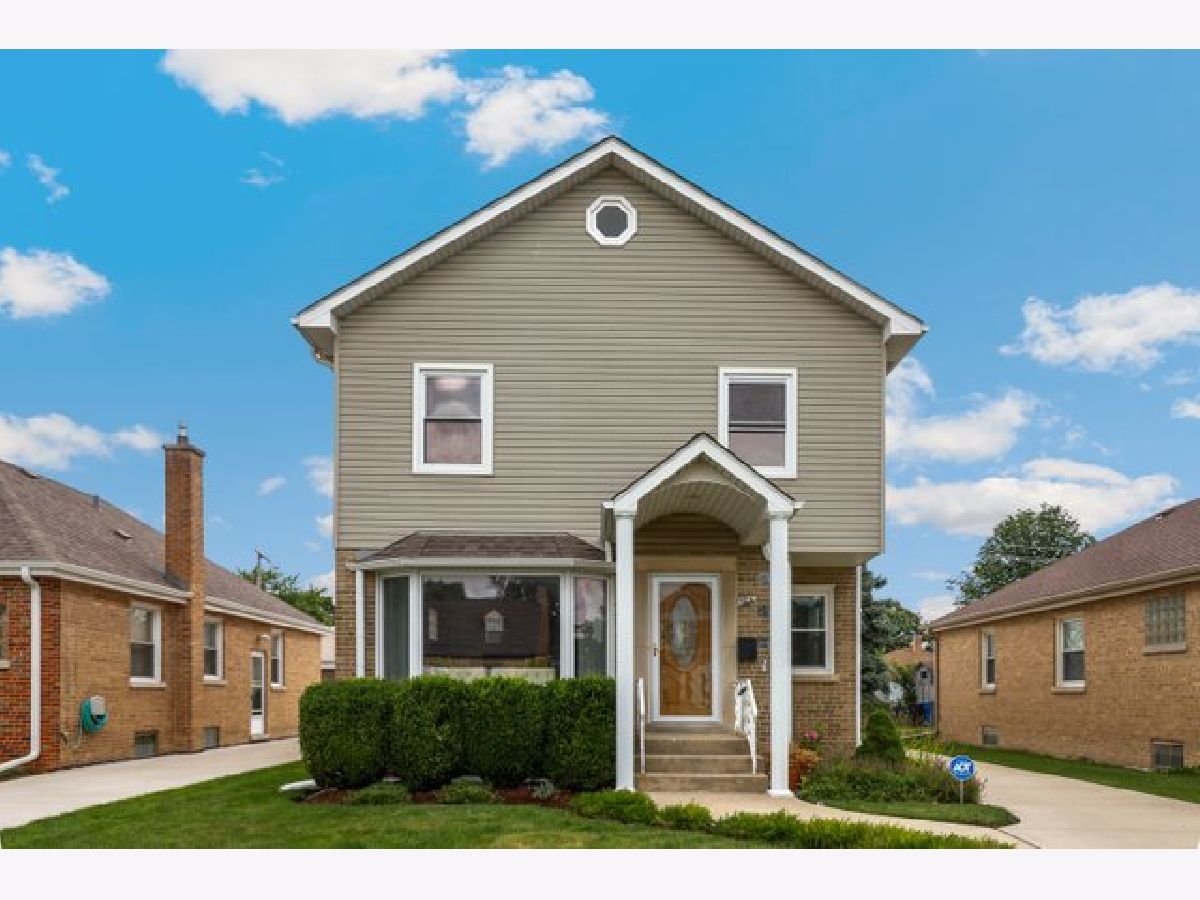 Homes & Condominiums Sold Edison Park Place Chicago Illinois, 7237 Overhill