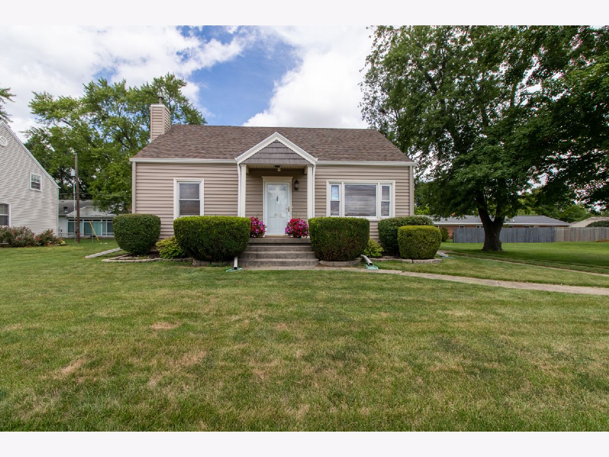 Homes Sold Eastgate Bloomington Illinois, 2110 Oakland