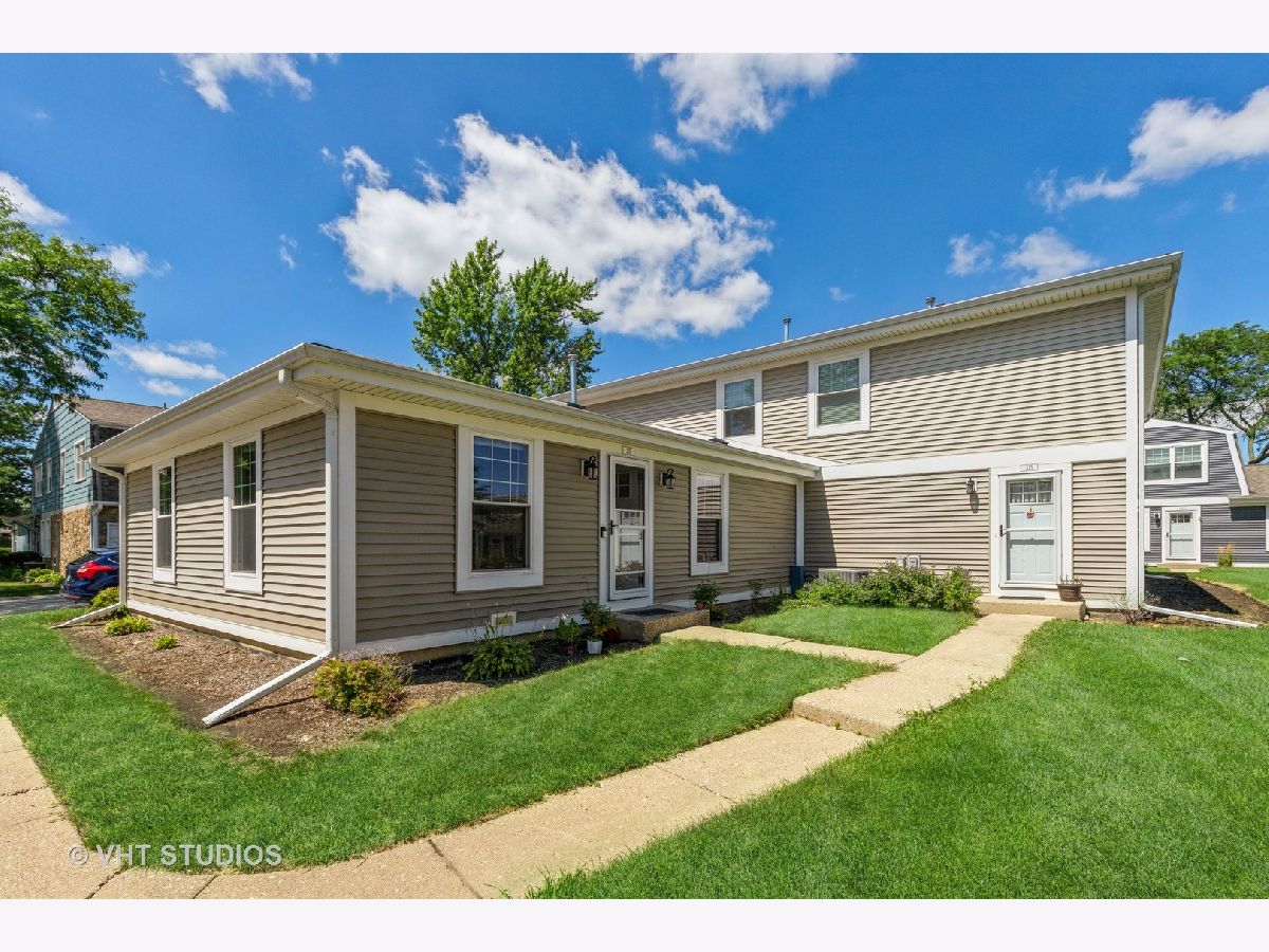 Plymouth Farms Vernon Hills IL, Townhomes & Condos & Homes For Sale