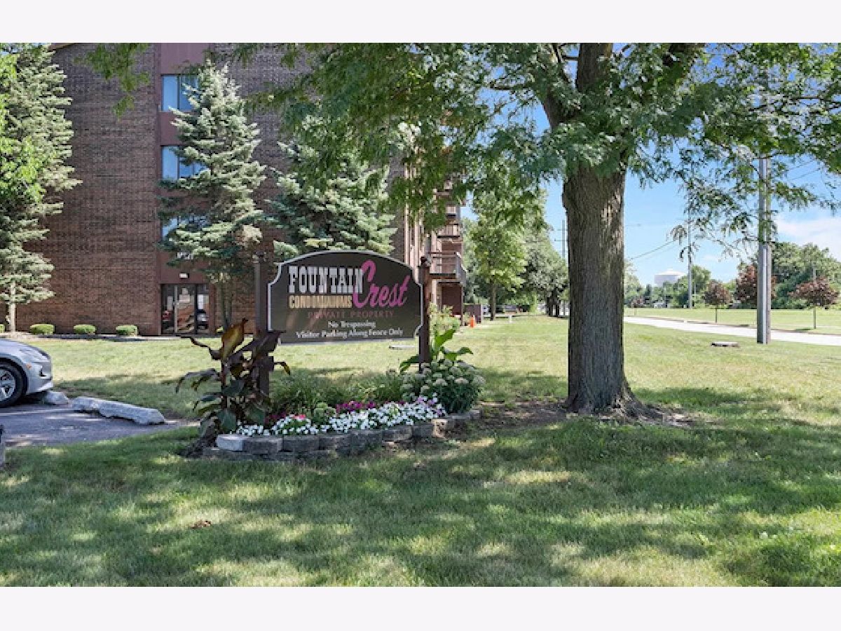 Condominiums Sold Fountain Crest Dolton Illinois, 14647 Greenwood
