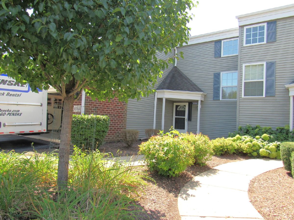 Townhomes & Condos Sold Reva Bay Fox Lake Illinois, 8004 Honeysuckle