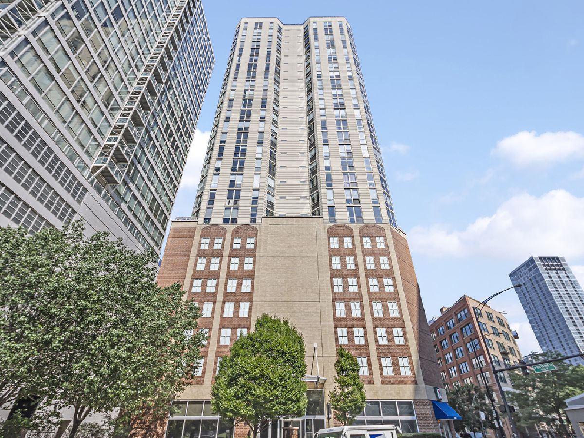Condominiums Sold Admirals Pointe Chicago Illinois, 645 Kingsbury