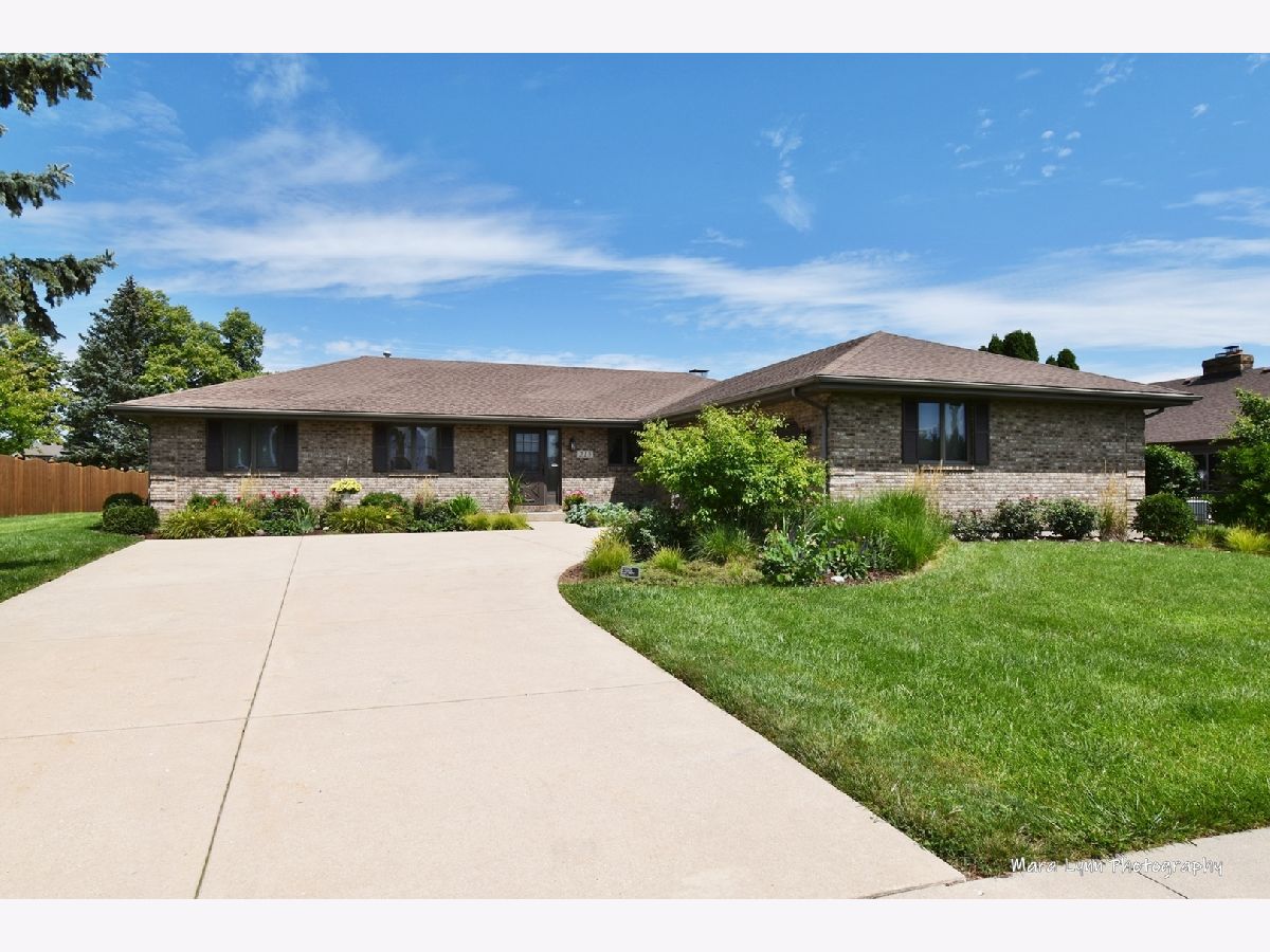 Homes & Condos & Townhomes Sold Aux Sable Minooka Illinois, 215 Heritage