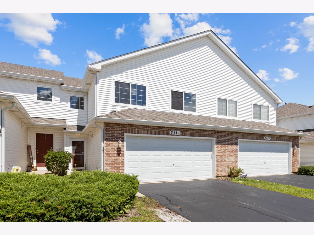 Townhomes Sold Rolling Oaks Sugar Grove Illinois, 541 Mallard