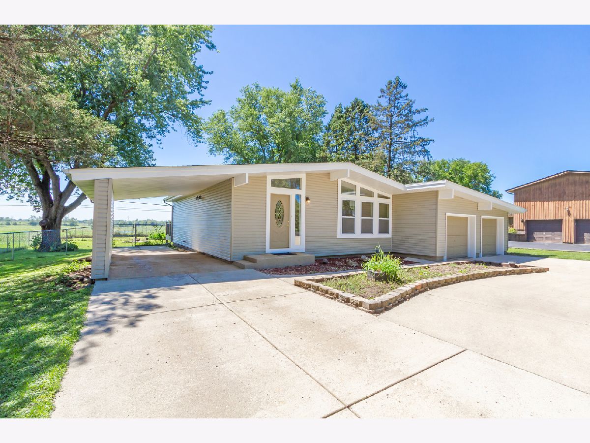 Homes Sold Fox River Bluffs Dundee Illinois, 32W695 Hecker