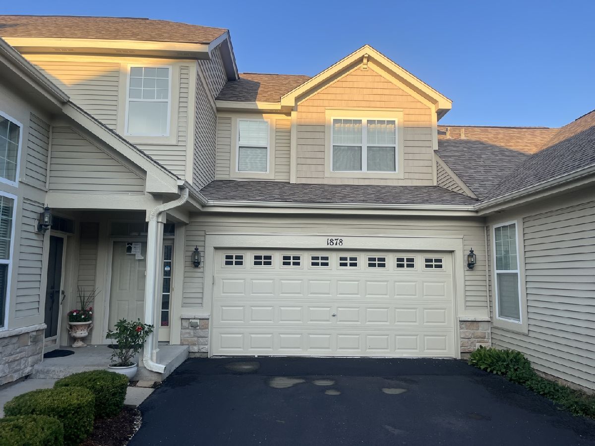 Townhomes & Condos & Homes Rented Stonegate West Aurora Illinois, 1878 Havenshire