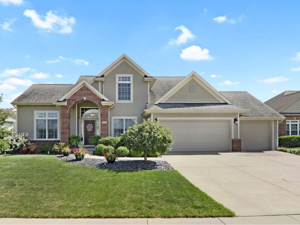 Homes & Condos & Townhomes Sold Eagle View Bloomington Illinois, 3909 Rave