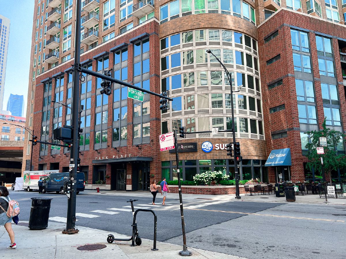 Condominiums Rented Park Place Chicago Illinois, 600 Kingsbury