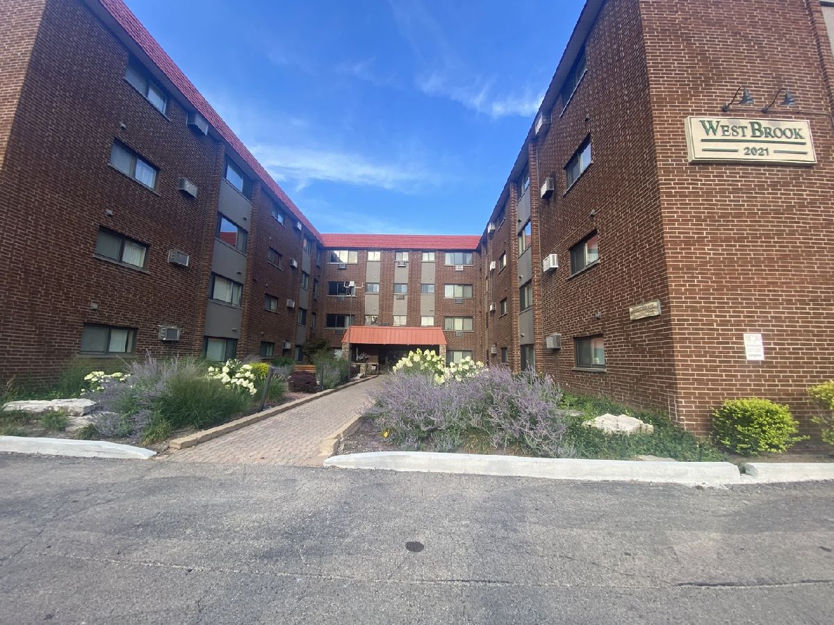 Condominiums Sold Westbrook Condominiums Hillside Illinois, 2021 Wolf